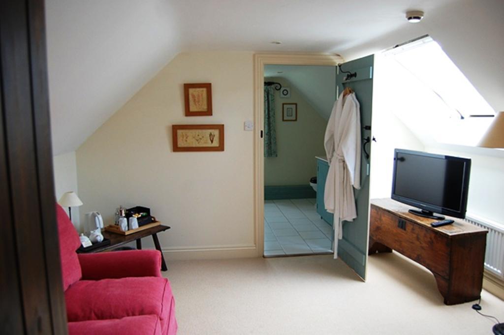 The Bell At Skenfrith Hotel Room photo