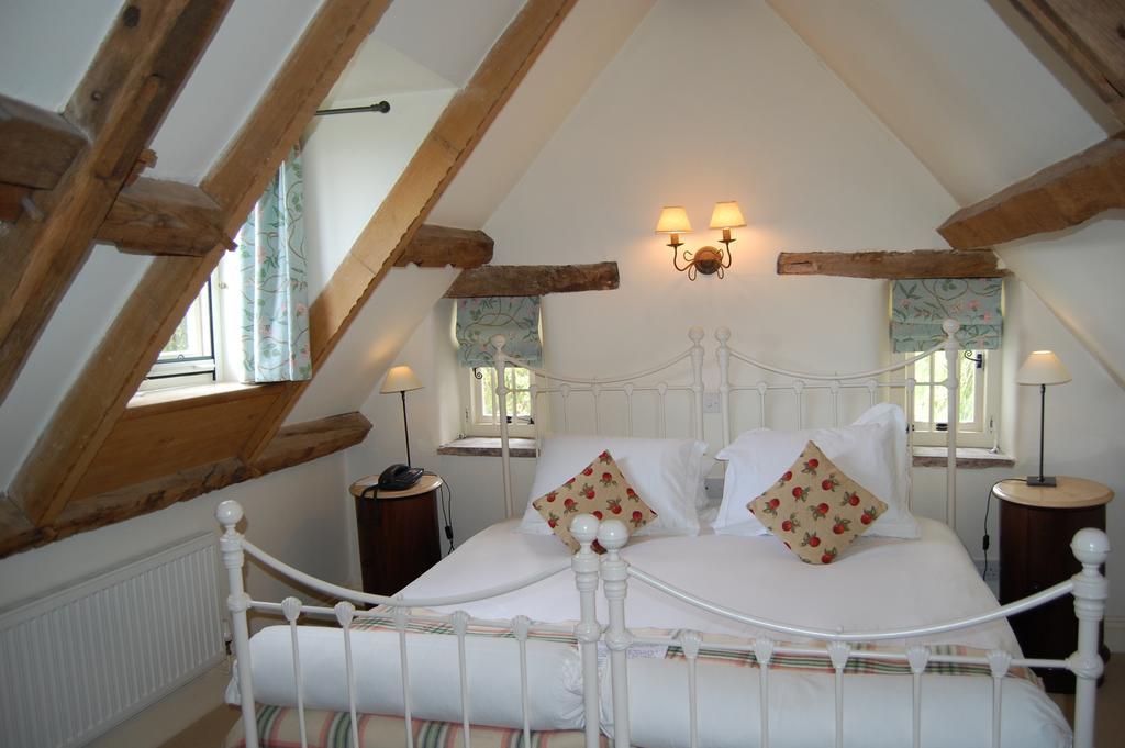 The Bell At Skenfrith Hotel Room photo