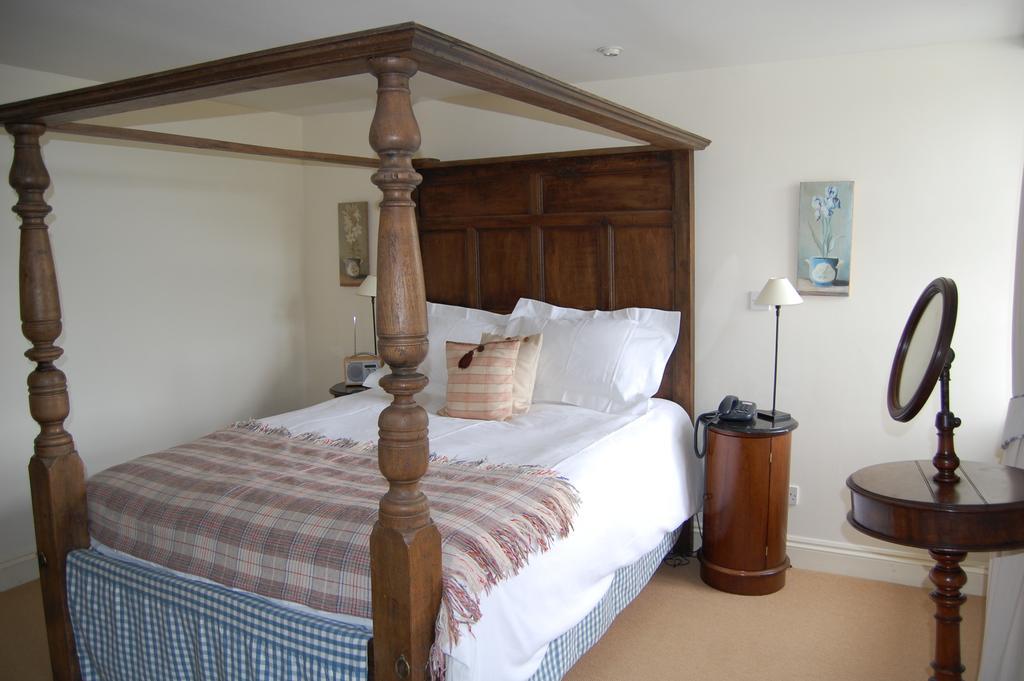 The Bell At Skenfrith Hotel Room photo